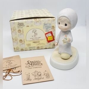 Precious Moments Figurine Jesus is the Light that Shines 5" Figurine Girl Candle